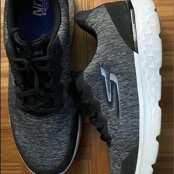 Skechers Go Run 400. - Picture 2 of 2